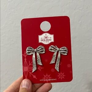 Holiday Time Sparkling Silver Bow Jewelry